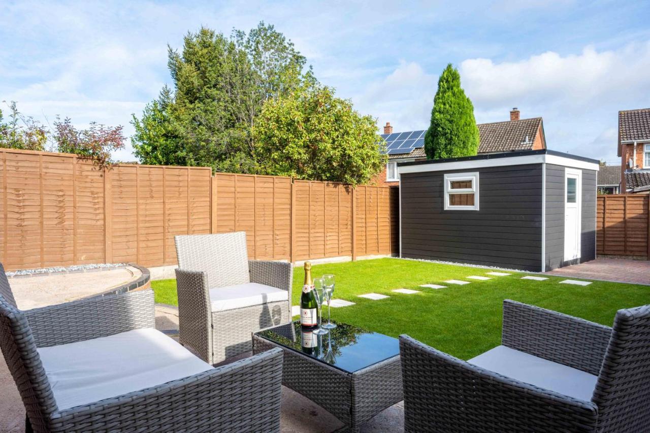 The Oaklands - Luxury Spacious 6-Bed, Near Solihull, Birmingham City, Jlr, Nec, Airport, Resorts World, Hs2 Εξωτερικό φωτογραφία