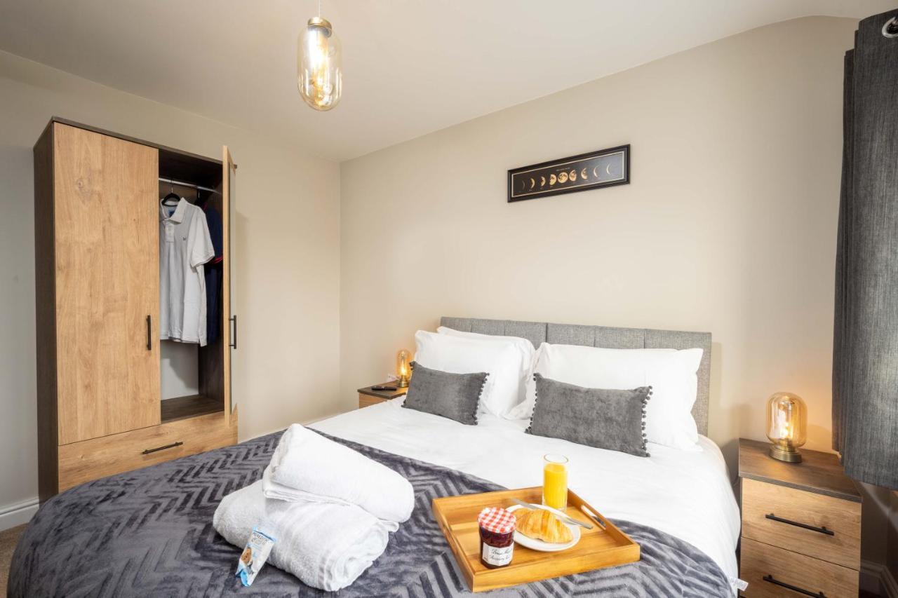The Oaklands - Luxury Spacious 6-Bed, Near Solihull, Birmingham City, Jlr, Nec, Airport, Resorts World, Hs2 Εξωτερικό φωτογραφία