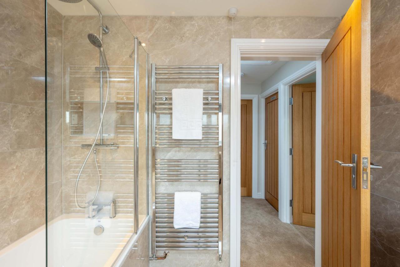 The Oaklands - Luxury Spacious 6-Bed, Near Solihull, Birmingham City, Jlr, Nec, Airport, Resorts World, Hs2 Εξωτερικό φωτογραφία