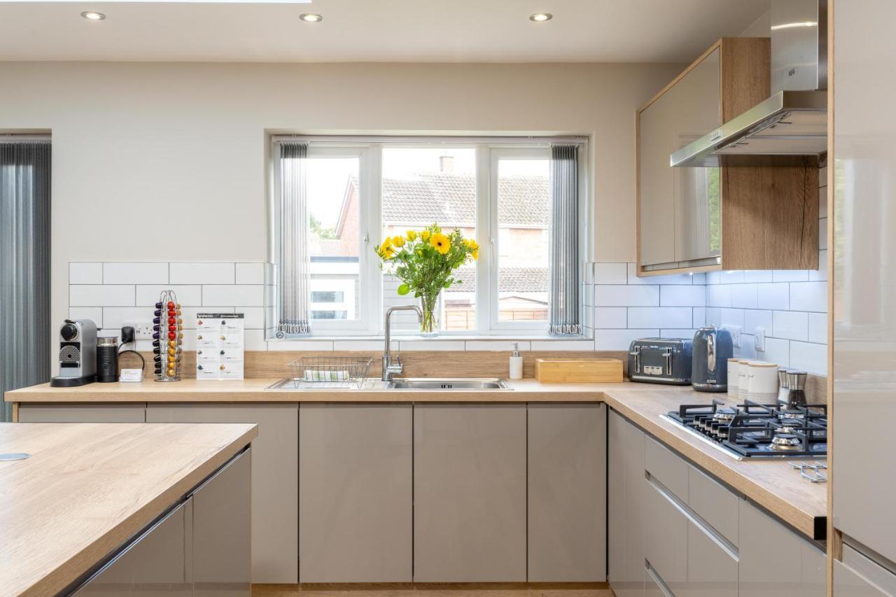 The Oaklands - Luxury Spacious 6-Bed, Near Solihull, Birmingham City, Jlr, Nec, Airport, Resorts World, Hs2 Εξωτερικό φωτογραφία