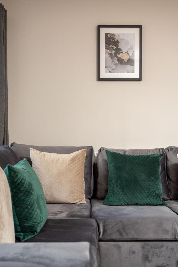 The Oaklands - Luxury Spacious 6-Bed, Near Solihull, Birmingham City, Jlr, Nec, Airport, Resorts World, Hs2 Εξωτερικό φωτογραφία