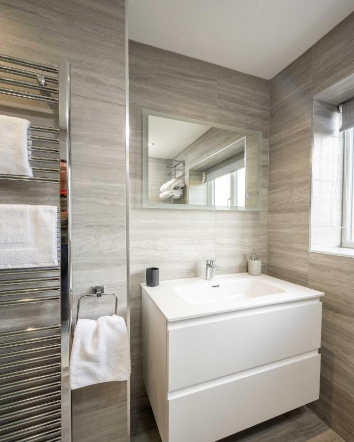 The Oaklands - Luxury Spacious 6-Bed, Near Solihull, Birmingham City, Jlr, Nec, Airport, Resorts World, Hs2 Εξωτερικό φωτογραφία